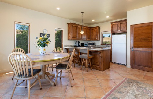 Ballard Casa | Vistas ocultas Mission Style Cottage en 10 acres