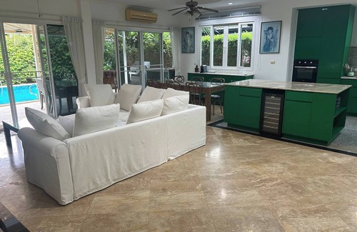 Nong Kae Villa | Villa Oasis escondida con piscina privada a 2 km de la playa