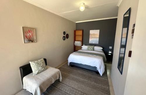 Quigney Beach Casa | Hide 2 On Rees