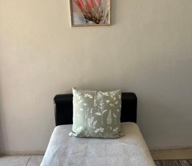 Quigney Beach Casa | Hide 2 On Rees