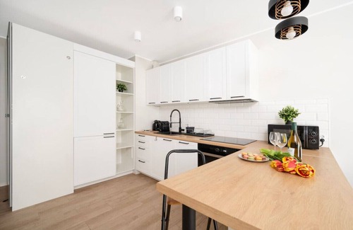 Lodz Apartamento | Hideaway Apartment - Terrace with Garden & Parking by Rentujemy