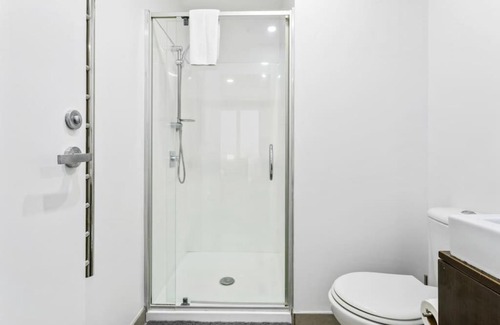 Takapuna Apartamento | Hideaway Apartment with pool and free parking