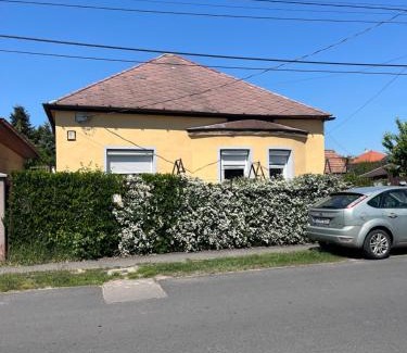 Rakosszentmihaly Apartamento | Hideaway house with garden & freeparking