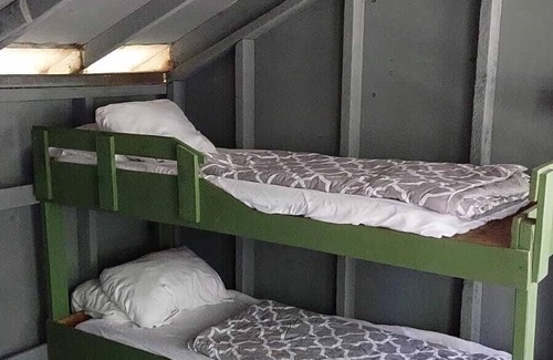 Olney Alquiler De RV | Hideaway Hut 3/ 2 Bunkbeds