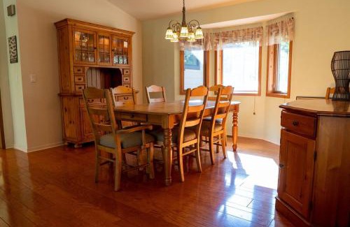 Kernville Casa | Hideaway Riverfront Cabin in Kernville with Universal EV Charger