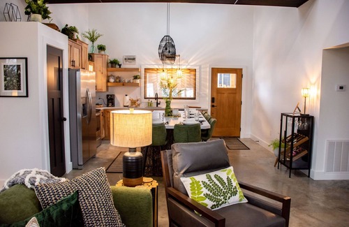 Eagle Rock Casa | Hideaway South Secluded & Dog-Friendly on Table Rock Lake-close to Eureka Sprngs