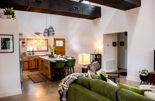 Eagle Rock Casa | Hideaway South Secluded & Dog-Friendly on Table Rock Lake-close to Eureka Sprngs