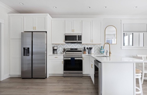 River District Apartamento | Hideaway at The Cove - Luxury Floating Villa in Downtown Wilmington