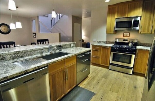 Santa Barbara Casa | HIDEAWAY VILLA - Condo Quiet