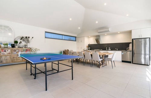 Rye Casa | Hideout in Rye - Luxury resort style holiday home with Pool/Spa & Tennis Court