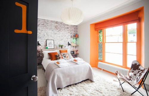 Bristol Casa | higgihaus 5 Bed Sleeps up to 14 Big Groups Best Location