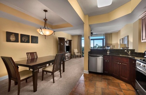 Windy Hill Condominio | High Above the Waves: 5th-Floor Oceanfront Bliss with King Bed and Modern Comforts