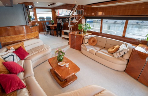 Helsinki City Centre Alquiler De Eote | High-class and Elegant Luxury Yacht in Helsinki - Princess 75