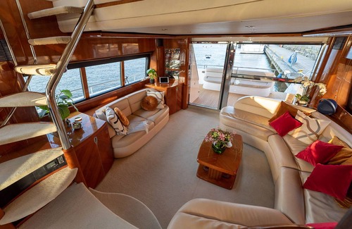 Helsinki City Centre Alquiler De Eote | High-class and Elegant Luxury Yacht in Helsinki - Princess 75