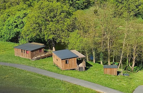 Maulevrier Chalet De Esquí | High-comfort "Lodge" chalet on stilts on the waterfront near the Puy du Fou!