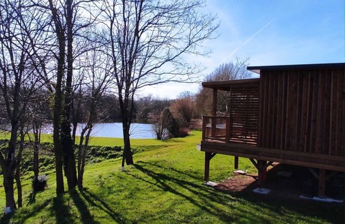 Maulevrier Chalet De Esquí | High-comfort "Lodge" chalet on stilts on the waterfront near the Puy du Fou!
