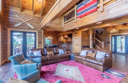 Almond Cabina | High Country Cabin - Mountain & Fontana Lake Views - Hot Tub