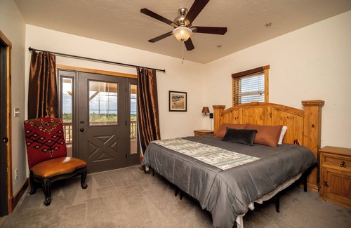 Hereford Cabina | High Desert Oasis, 360 mountain views, close proximity to Bisbee and Tombstone