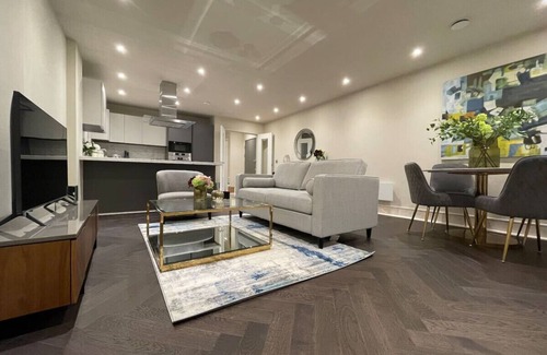 Chigwell Apartamento | High End 1 BR Apt, 2 Beds Desirable Chigwell
