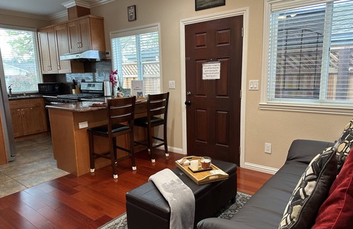 West San Jose Casa | Casa adosada de alta gama 1BR / 1BA en el corazón de Silicon Valley, solo para no fumadores