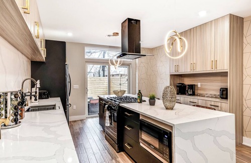 Point Breeze Casa | High End Downtown 4B/4B +Roof Deck&Patio+Sleeps 16