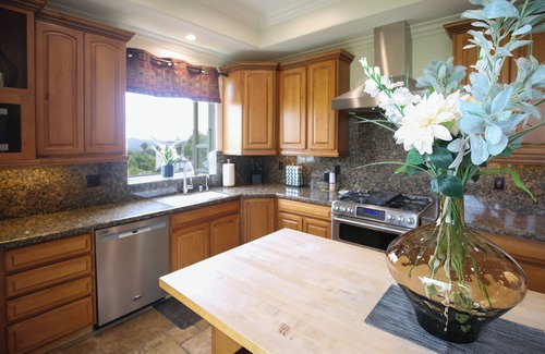Thousand Oaks Casa | HIGH-END - Modern Tuscan - View - 2nd & 3rd Story Deck