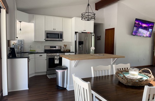 Huron Casa | High-End Private Pool Retreat ~ Great Location ~ Only 10 Minutes To Cedar Point!