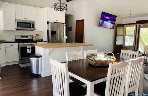 Huron Casa | High-End Private Pool Retreat ~ Great Location ~ Only 10 Minutes To Cedar Point!