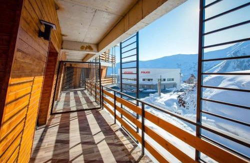 Kazbegi Apartamento | High-End Ski Resort Studio Marshall Gudauri