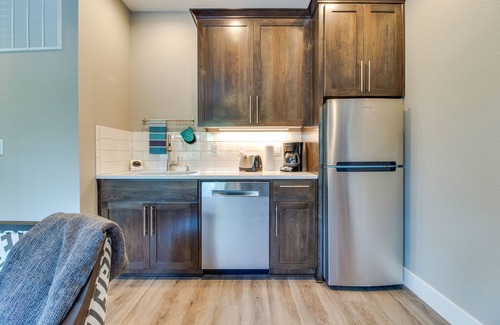 McMinnville Apartamento | Estudio de alta gama con chimenea de gas: cerca de restaurantes, bodegas, más