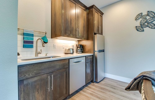 McMinnville Apartamento | Estudio de alta gama con chimenea de gas: cerca de restaurantes, bodegas, más