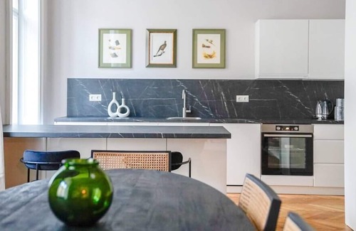 Neubau Apartamento | High-End Suite Centrally Located