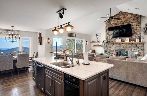 Sapphire Casa | High Heaven Mountain top dream