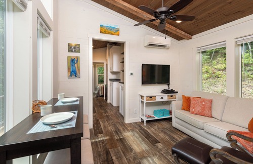 Robbinsville Cabaña | High Hollow Cottage: Modern Tiny Home with Hot Tub and Fire Pit