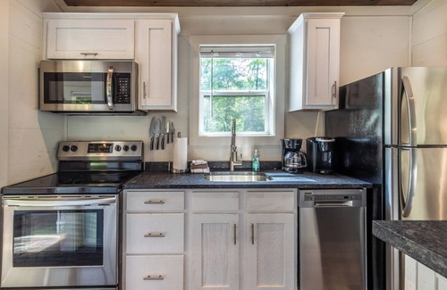 Robbinsville Cabaña | High Hollow Cottage: Modern Tiny Home with Hot Tub and Fire Pit