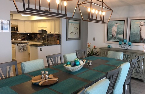 Windy Hill Condominio | Ago 3a semana disponible ¡Alta vida! Lujo del ático con billar, sala de juegos, guardería