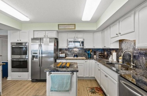Windy Hill Condominio | Ago 3a semana disponible ¡Alta vida! Lujo del ático con billar, sala de juegos, guardería