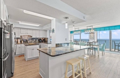Windy Hill Condominio | Ago 3a semana disponible ¡Alta vida! Lujo del ático con billar, sala de juegos, guardería