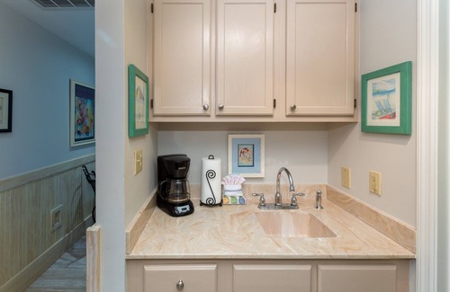 Isle of Palms Condominio | High Life on IOP, 1 blk a la playa, piscina en el lugar, se admiten perros.