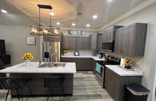 Heber Springs Casa | High N Heber /Brand new 4 bedroom 2.5 bath 2 car garage/washer & dryer available