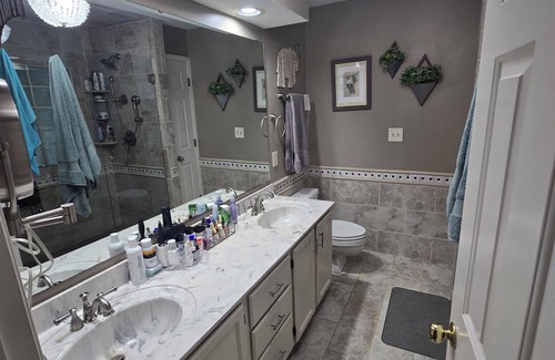 High Point Casa | High Point Hideaway - secluded & in center of town - fully furnished for comfort