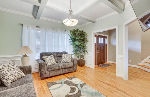 High Point Casa | High Point Home about 1 Mi to Oak Hollow Lake!