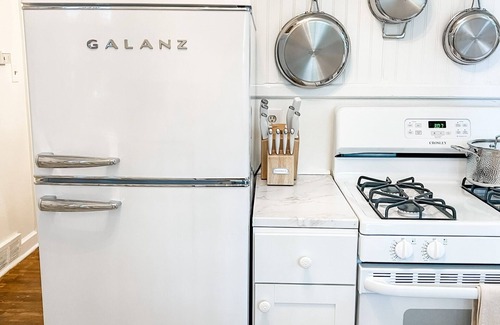 University District Casa | High Point House - amazing location -Sleeps 12!