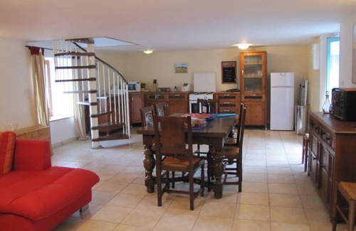 Gomene Cabaña | Complejo de casas rurales de alta calidad para hasta 13 personas. Amplia sala comunitaria Piscina y WIFI