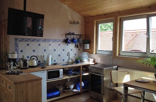 Radebeul Apartamento | High-quality vacation apartment on the historic village green between the Elbe and vineyards