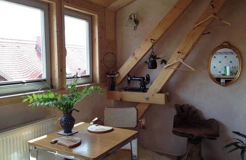 Radebeul Apartamento | High-quality vacation apartment on the historic village green between the Elbe and vineyards