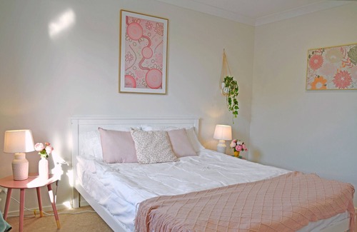 Maraylya Casa | High-Ranking Two-Level House with 4 Br Gables