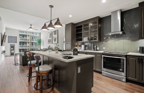 Uptown Apartamento | Ascent Victory Park Apartments Unit 1908