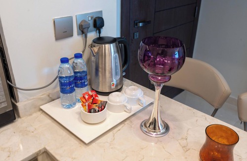 Business Bay Apartamento | High-Rise 2BR Luxe King Beds