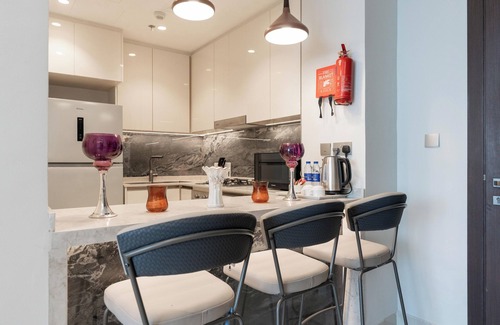 Business Bay Apartamento | High-Rise 2BR Luxe King Beds